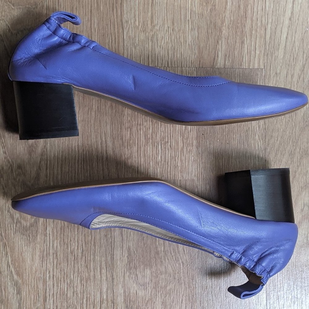 Everlane Perriwinkle Day Heel, in size 6.5